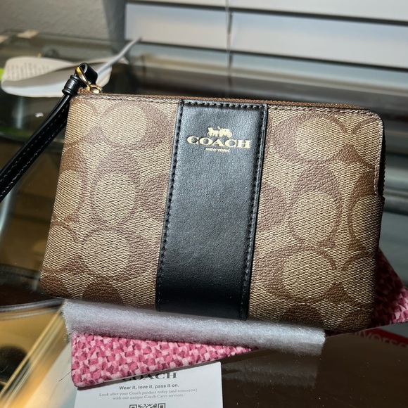 coach new Corner Zip Wristlet In Signature Canvas With Stripe - Picture 1 of 4
